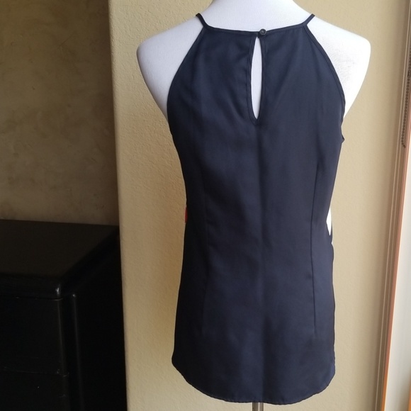 Top - Picture 2 of 3